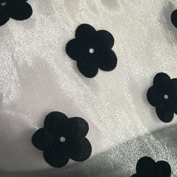 Nasty Gal Women’s Boxy Shimmering Sheer Felt Floral Appliqué Festival Summer Top - Picture 4 of 9